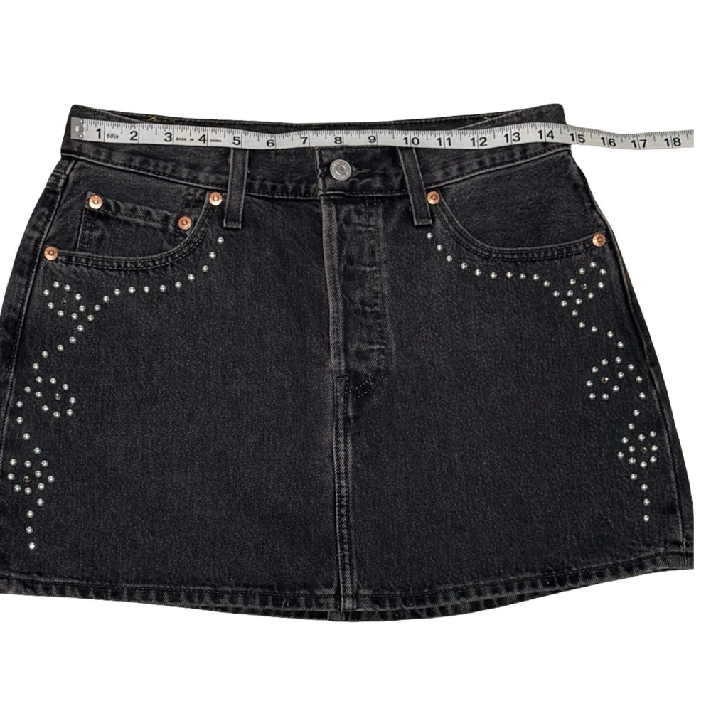 Levi's Premium Icon Washed Black Denim Studded Mini Skirt Size 27 Y2K Western - Picture 6 of 9